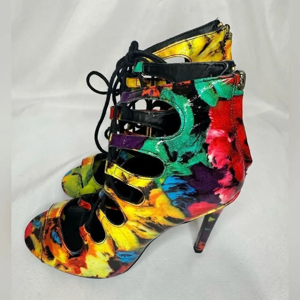 Steve Madden Cythiaa Floral Lace Up Stiletto Heels Size 6.5M